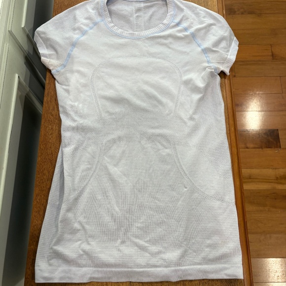Lululemon swiftly tech short sleeve - Picture 1 of 8
